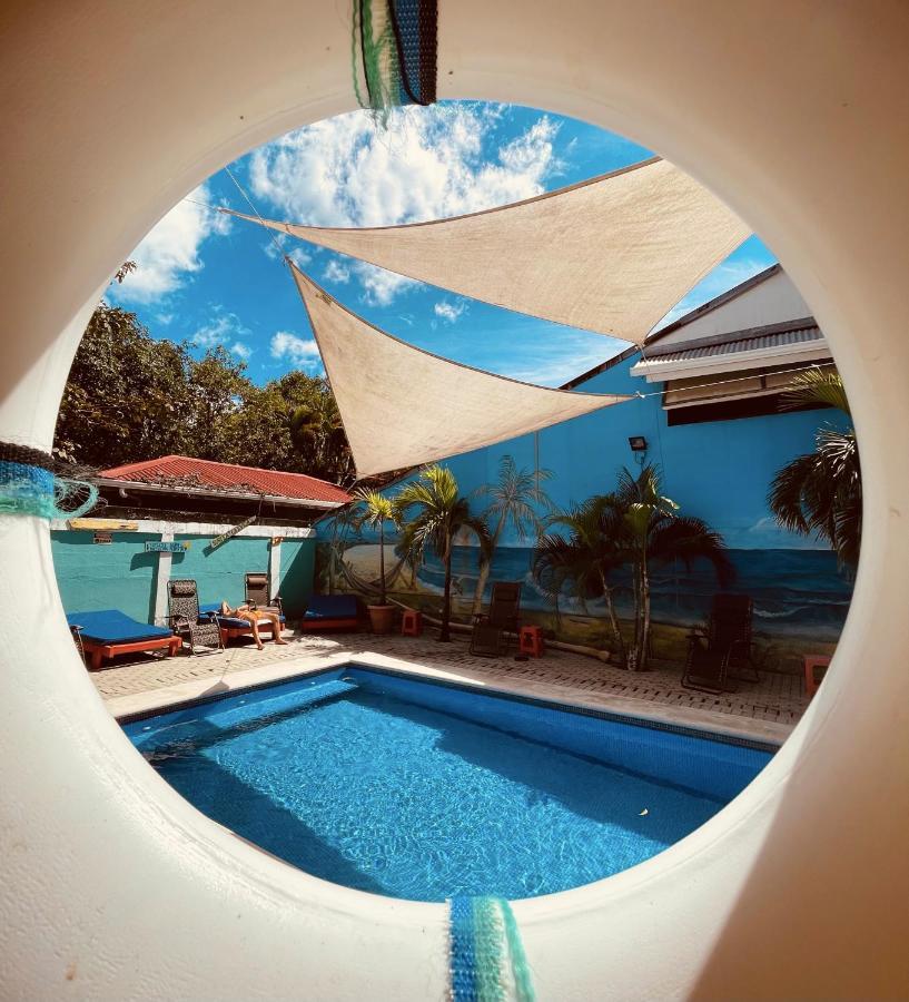 Blue Iguana Hotel Sámara Екстериор снимка