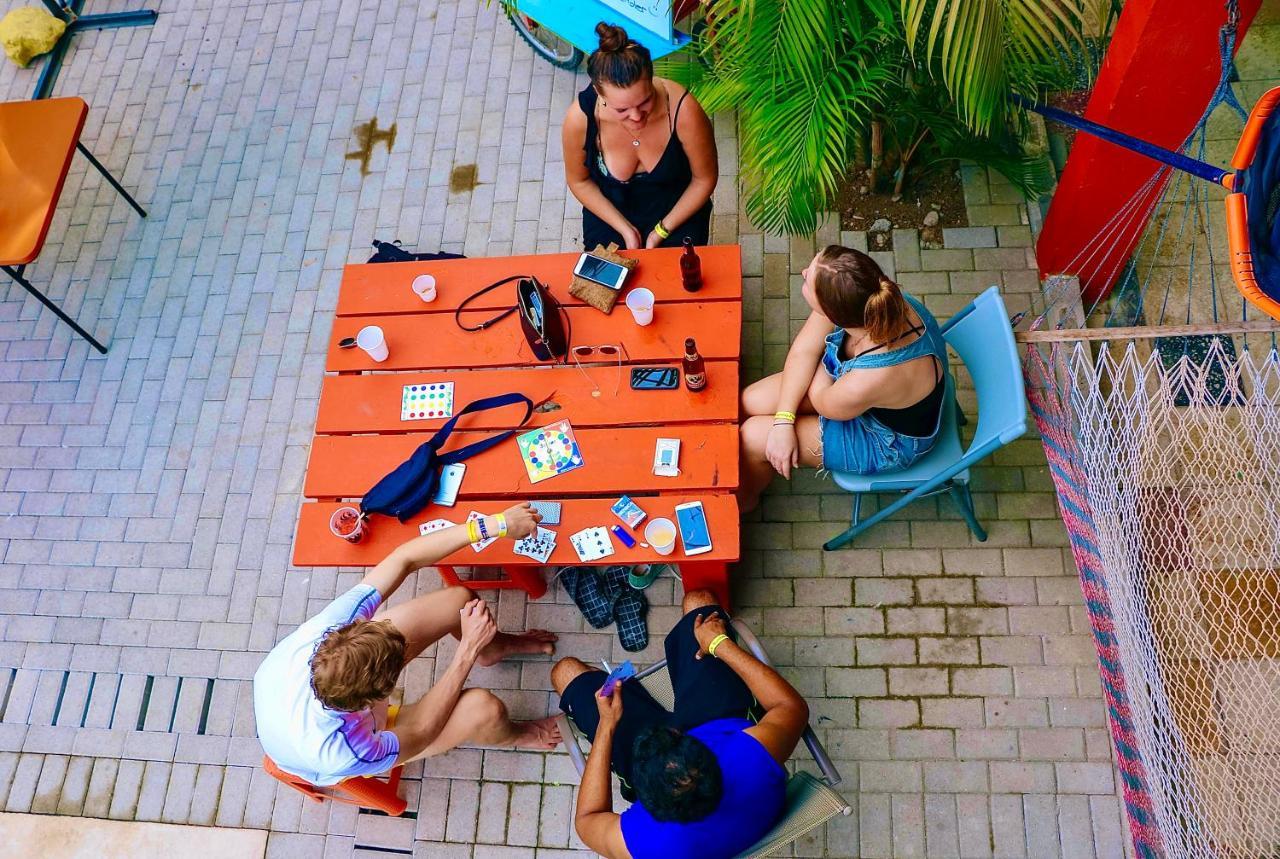 Blue Iguana Hotel Sámara Екстериор снимка