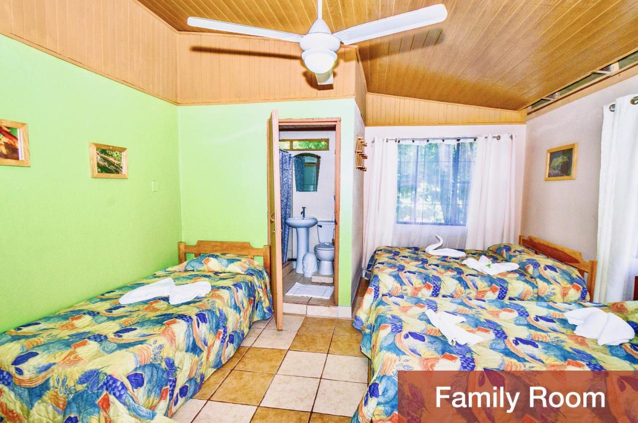 Blue Iguana Hotel Sámara Екстериор снимка