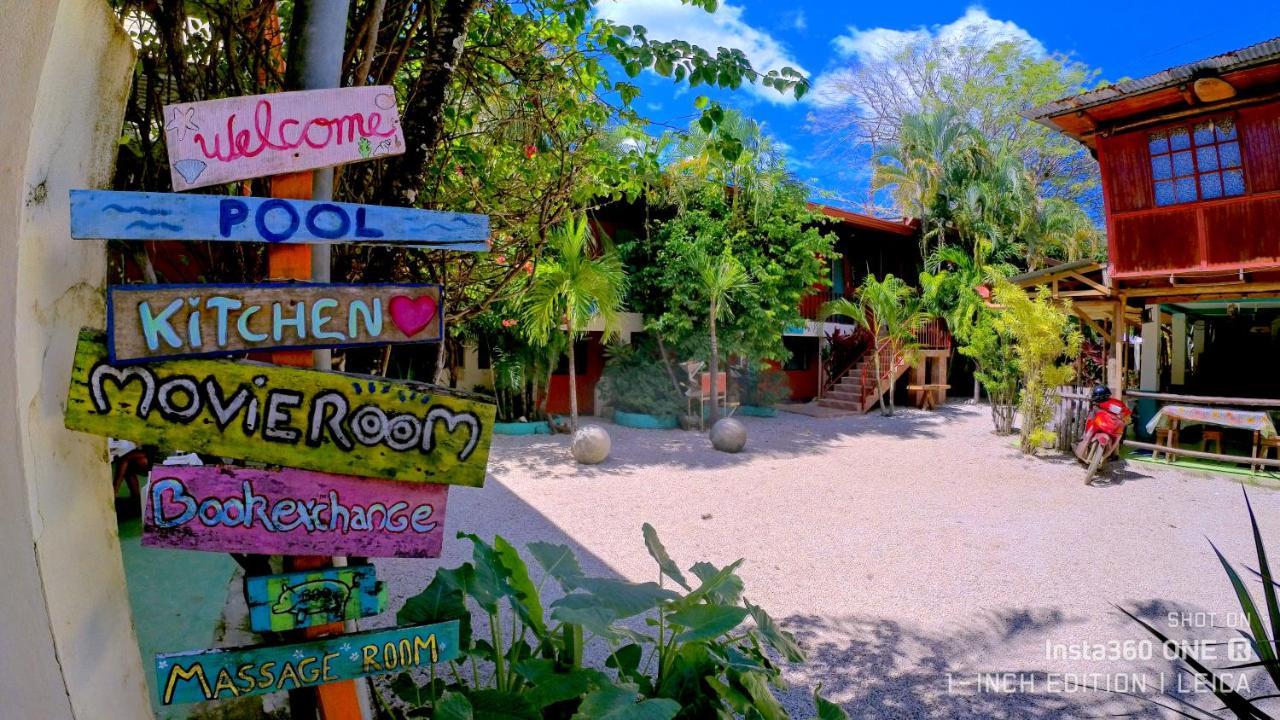Blue Iguana Hotel Sámara Екстериор снимка