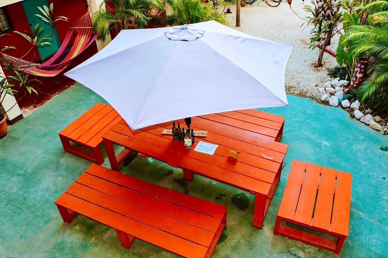 Blue Iguana Hotel Sámara Екстериор снимка