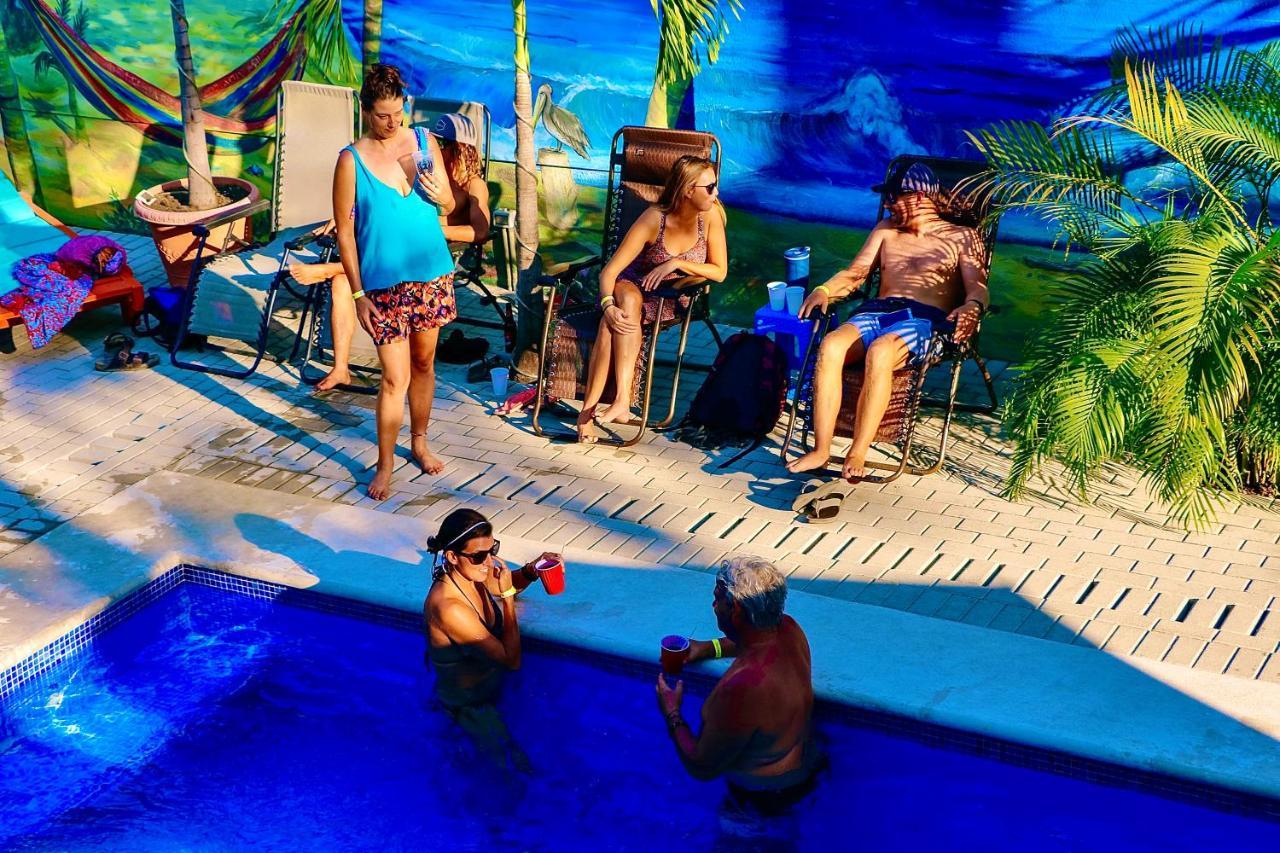 Blue Iguana Hotel Sámara Екстериор снимка