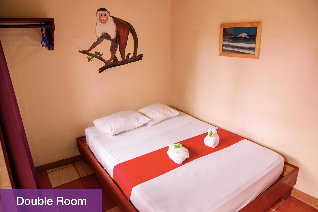 Blue Iguana Hotel Sámara Екстериор снимка