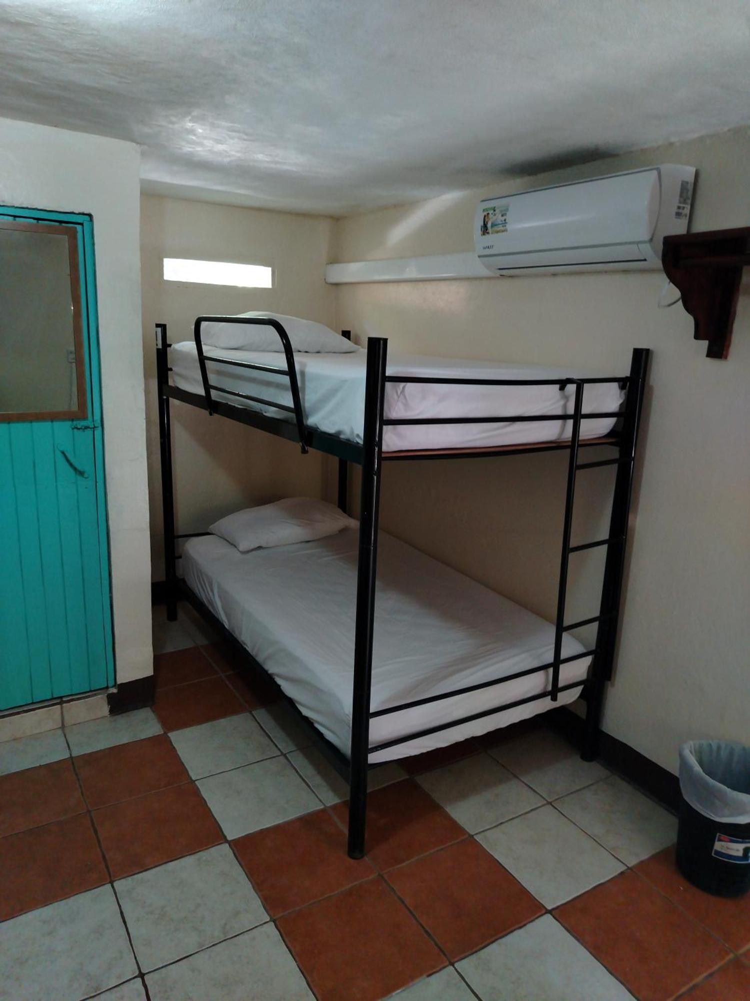 Blue Iguana Hotel Sámara Екстериор снимка
