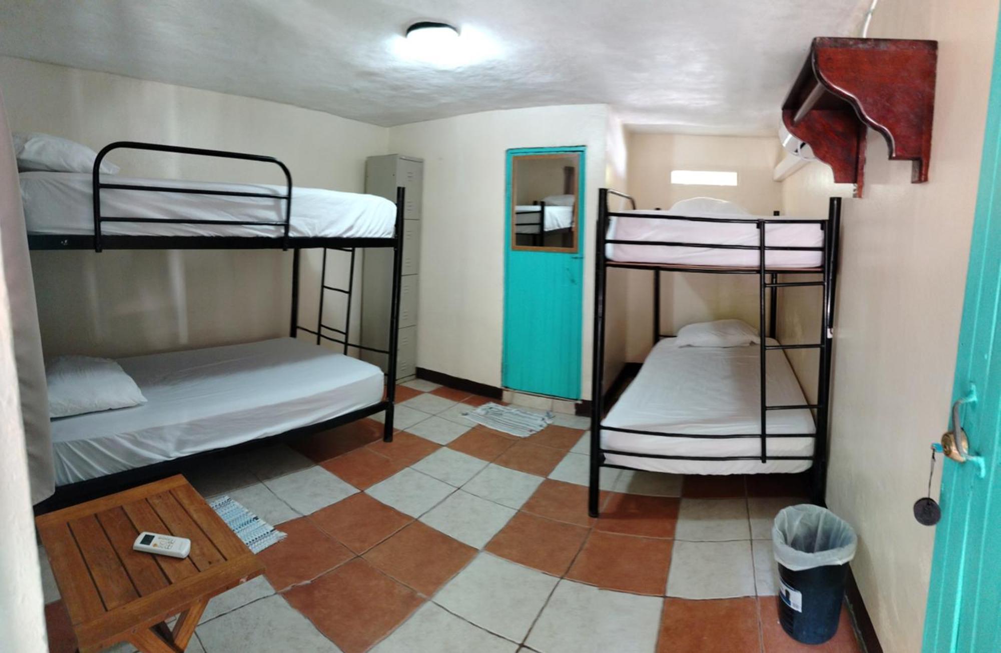 Blue Iguana Hotel Sámara Екстериор снимка