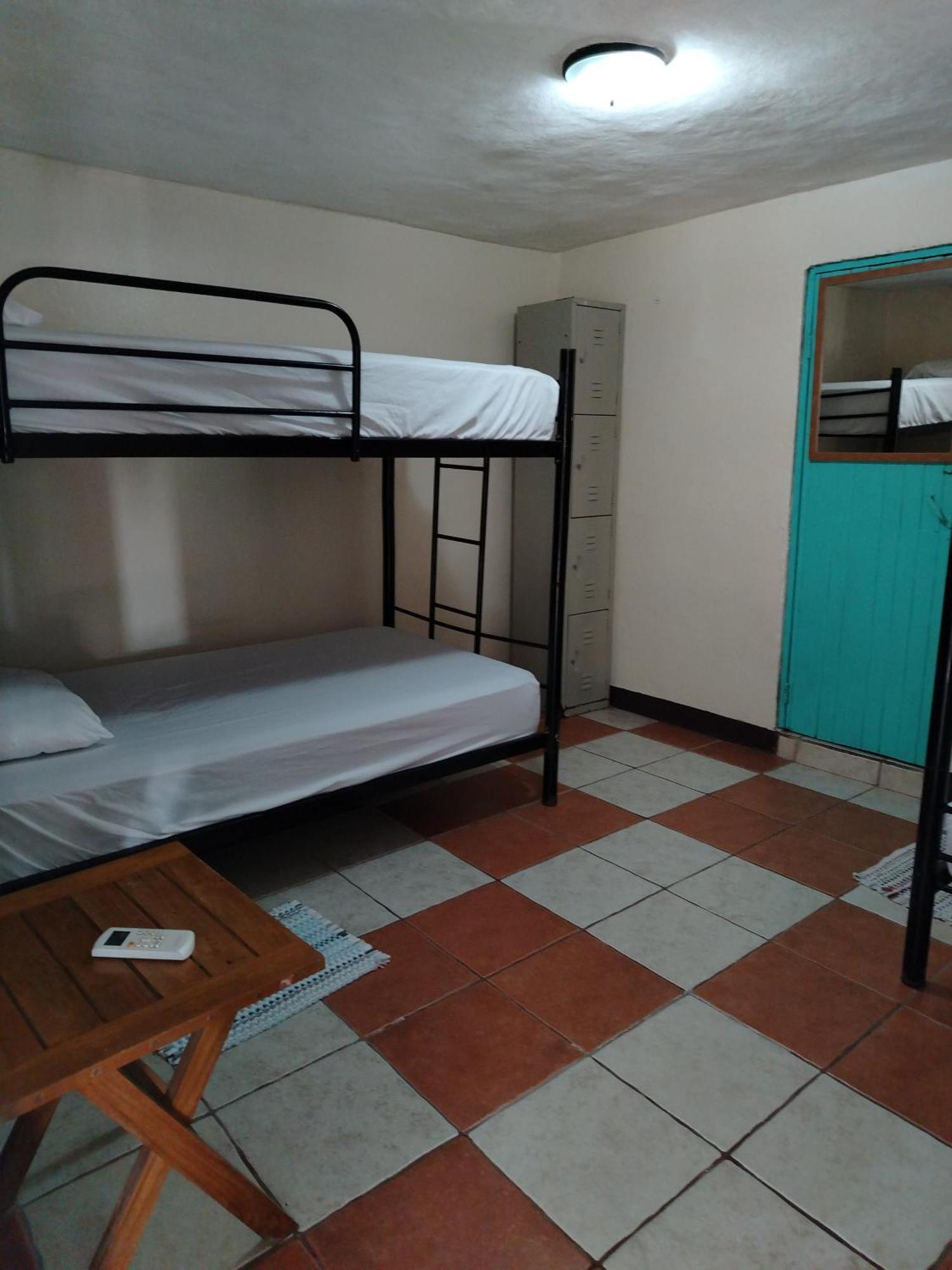 Blue Iguana Hotel Sámara Екстериор снимка