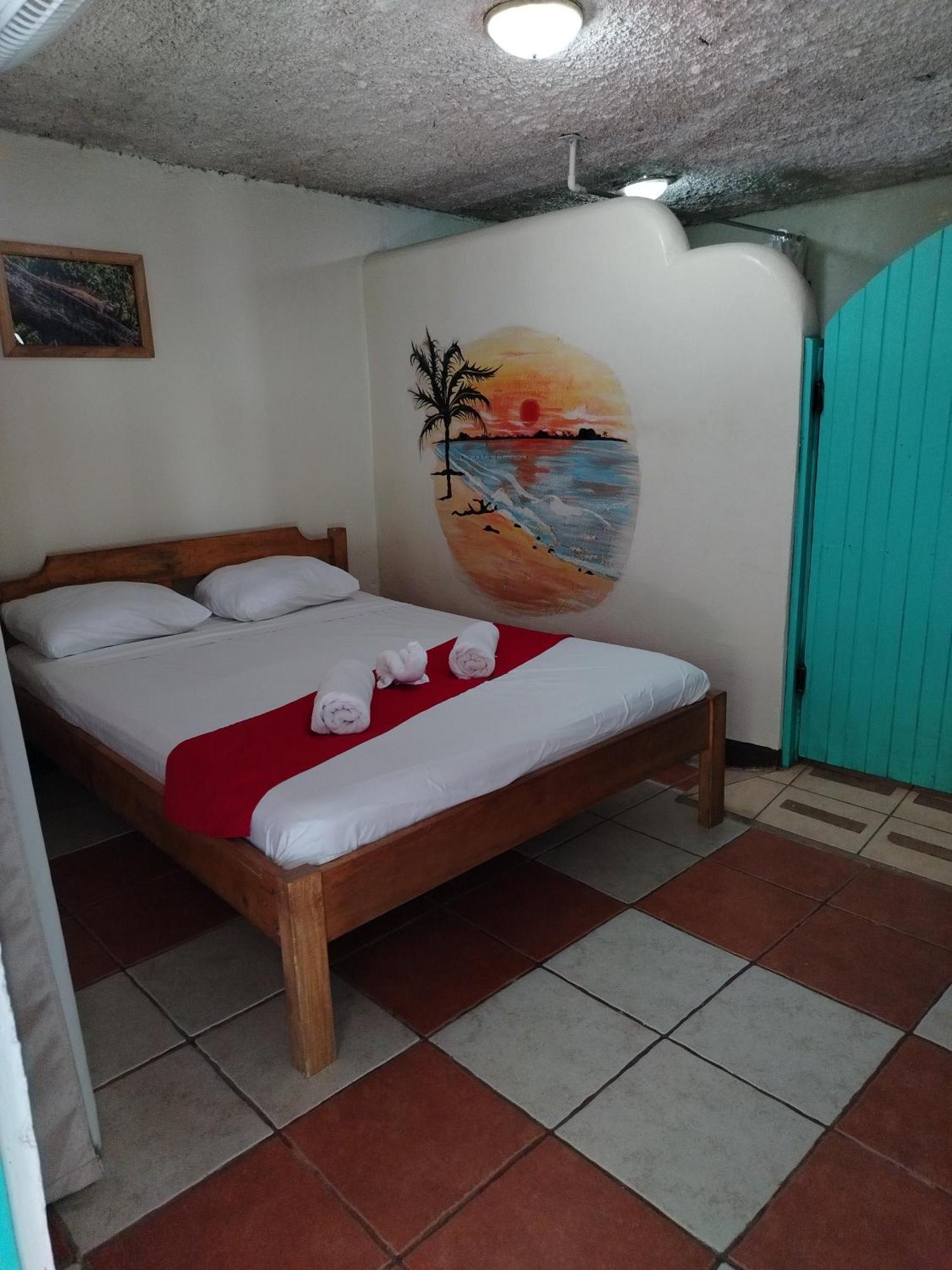 Blue Iguana Hotel Sámara Екстериор снимка